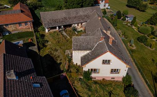 Prodej domu 390 m² s pozemkem 1 136 m², Bernartice, okres Benešov