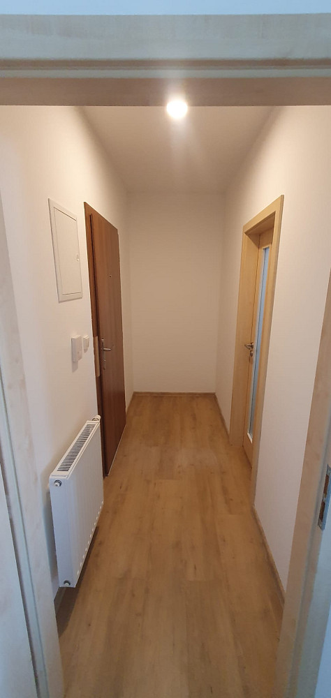 Pronájem bytu 1+kk 28 m² — photo 2