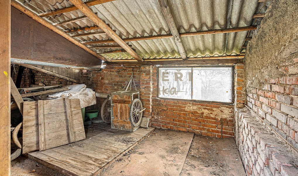 Prodej domu 400 m² s pozemkem 1 899 m², Cítov – náhled fotky 31