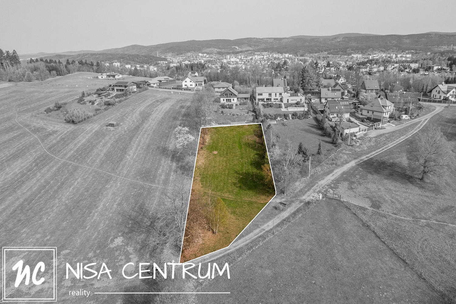 Prodej stavebního pozemku 2 075 m² – pohled 5