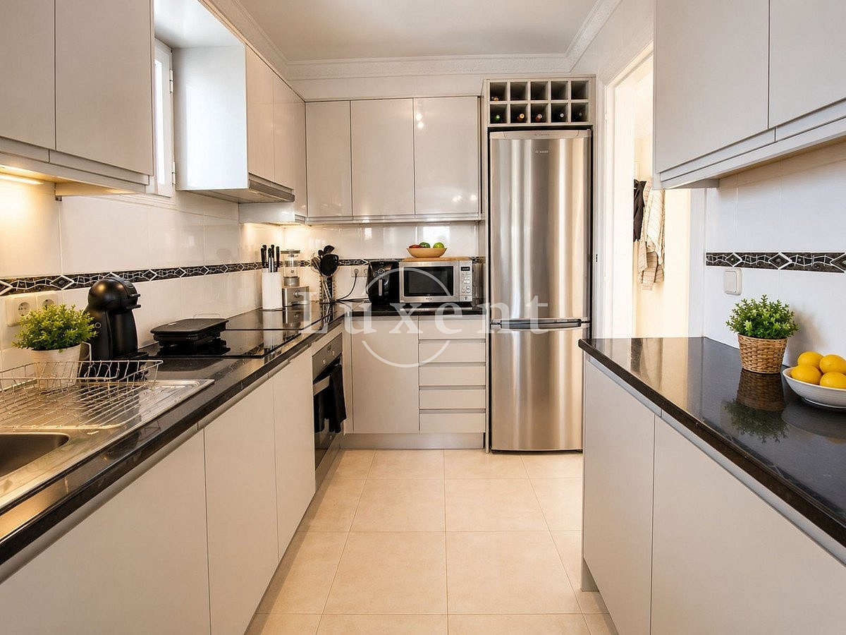 Piso 4+kk – Marbella, Urbanización Marbesa - Más