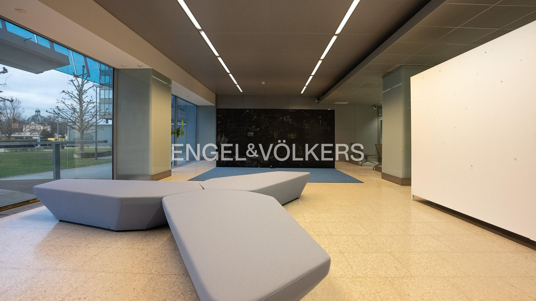 Pronájem komerčního objektu (jiného typu) 500 m² – fotografie 2