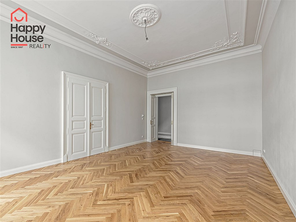 Pronájem kanceláře 400 m² — photo 2