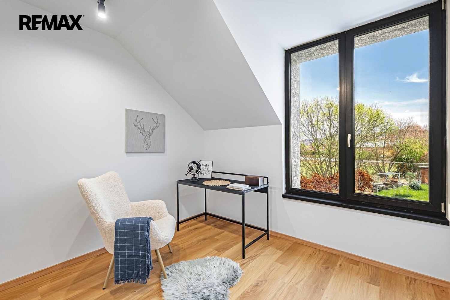 Prodej domu 164 m² s pozemkem 221 m² – fotografie 2