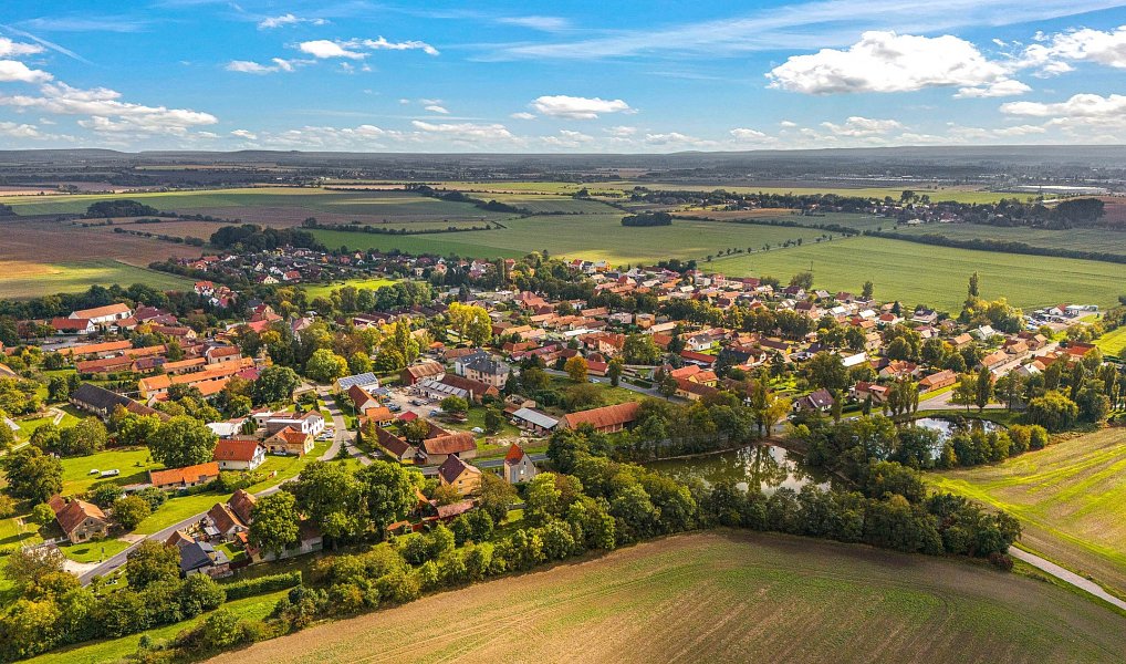 Prodej stavebního pozemku 647 m², Bobnice – náhled fotky 4