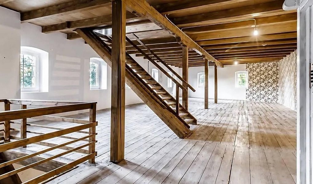 Pronájem domu 1 300 m² s pozemkem 1 022 m², Praha – náhled fotky 24
