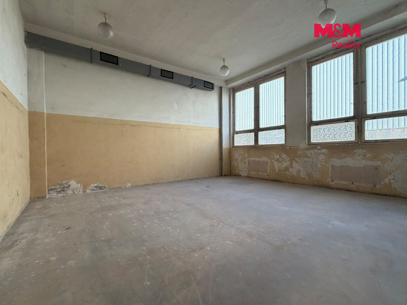 Pronájem skladovacích prostor 996 m² – fotografie 2