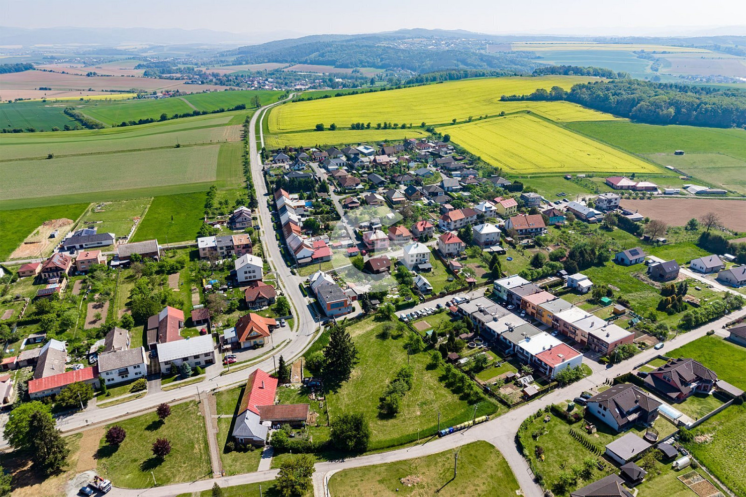 Prodej stavebního pozemku 2 778 m² – fotografie 2