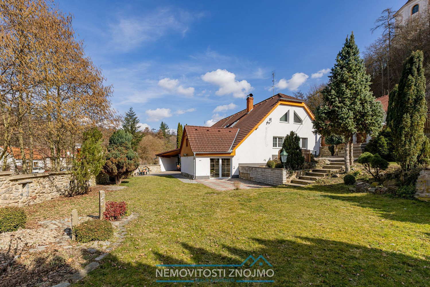 Prodej domu 350 m² s pozemkem 868 m²