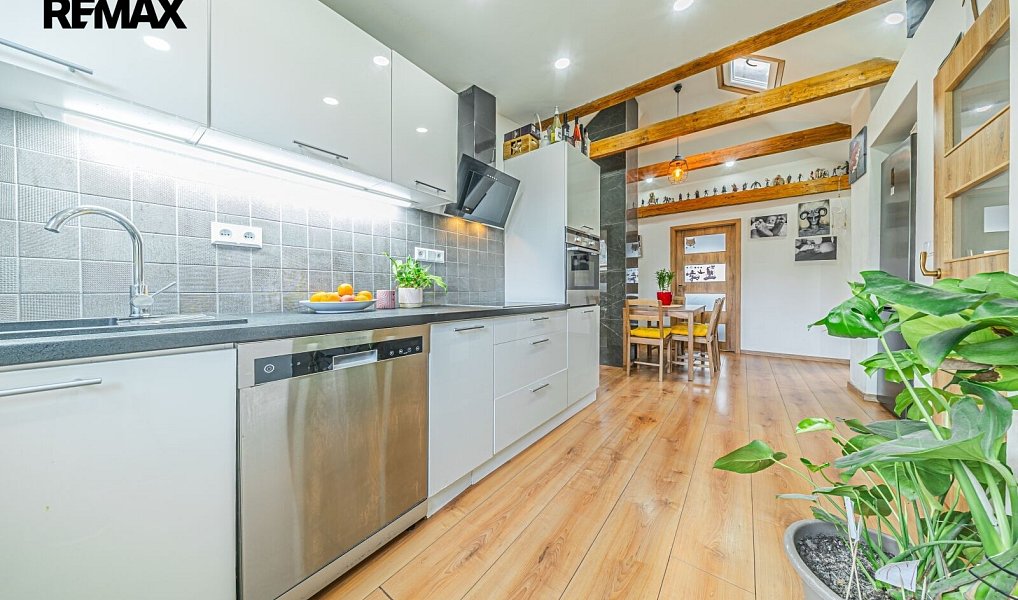 Prodej domu 227 m² s pozemkem 695 m², Říčany – náhled fotky 10