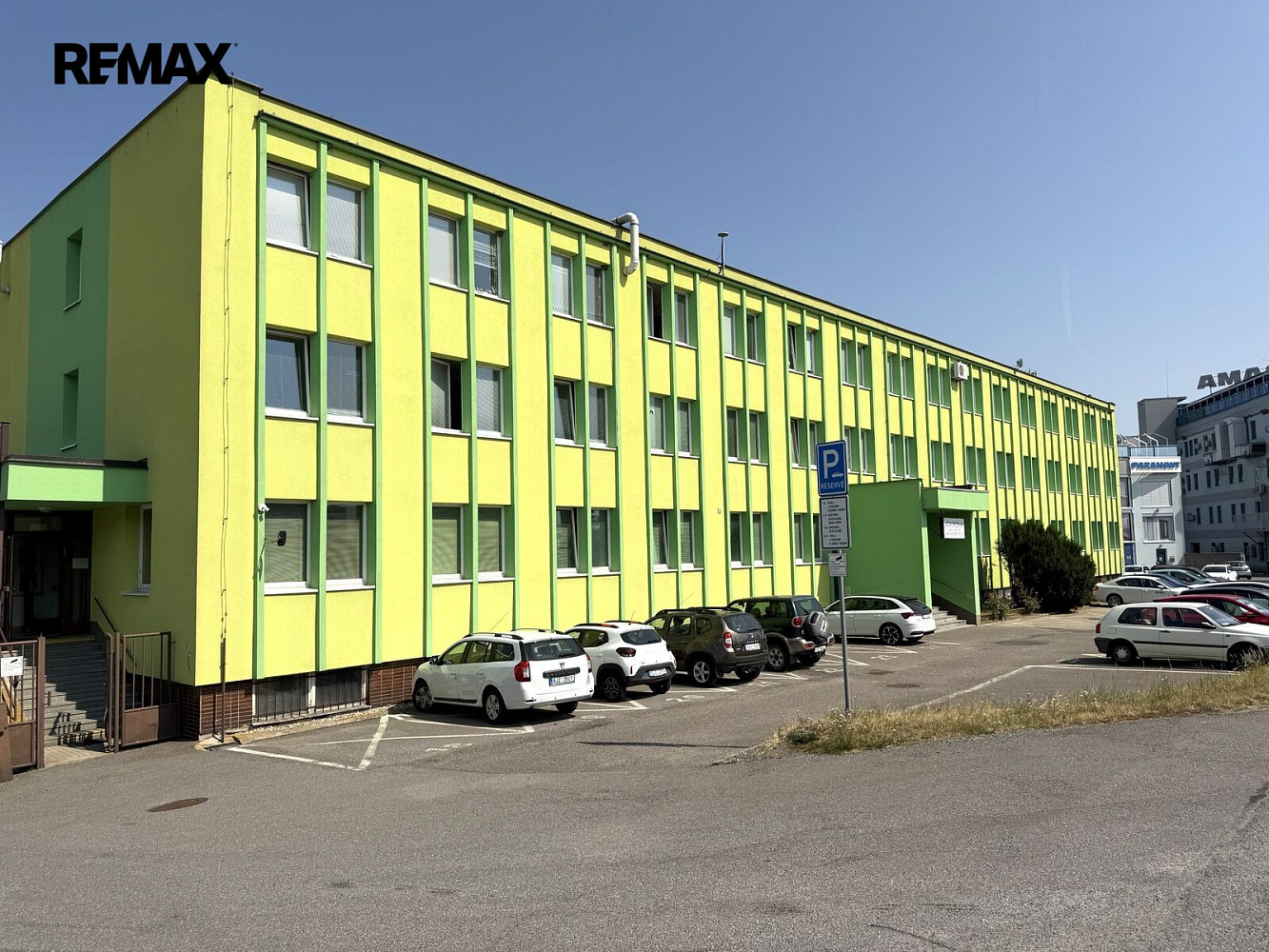 Pronájem kanceláře 400 m²