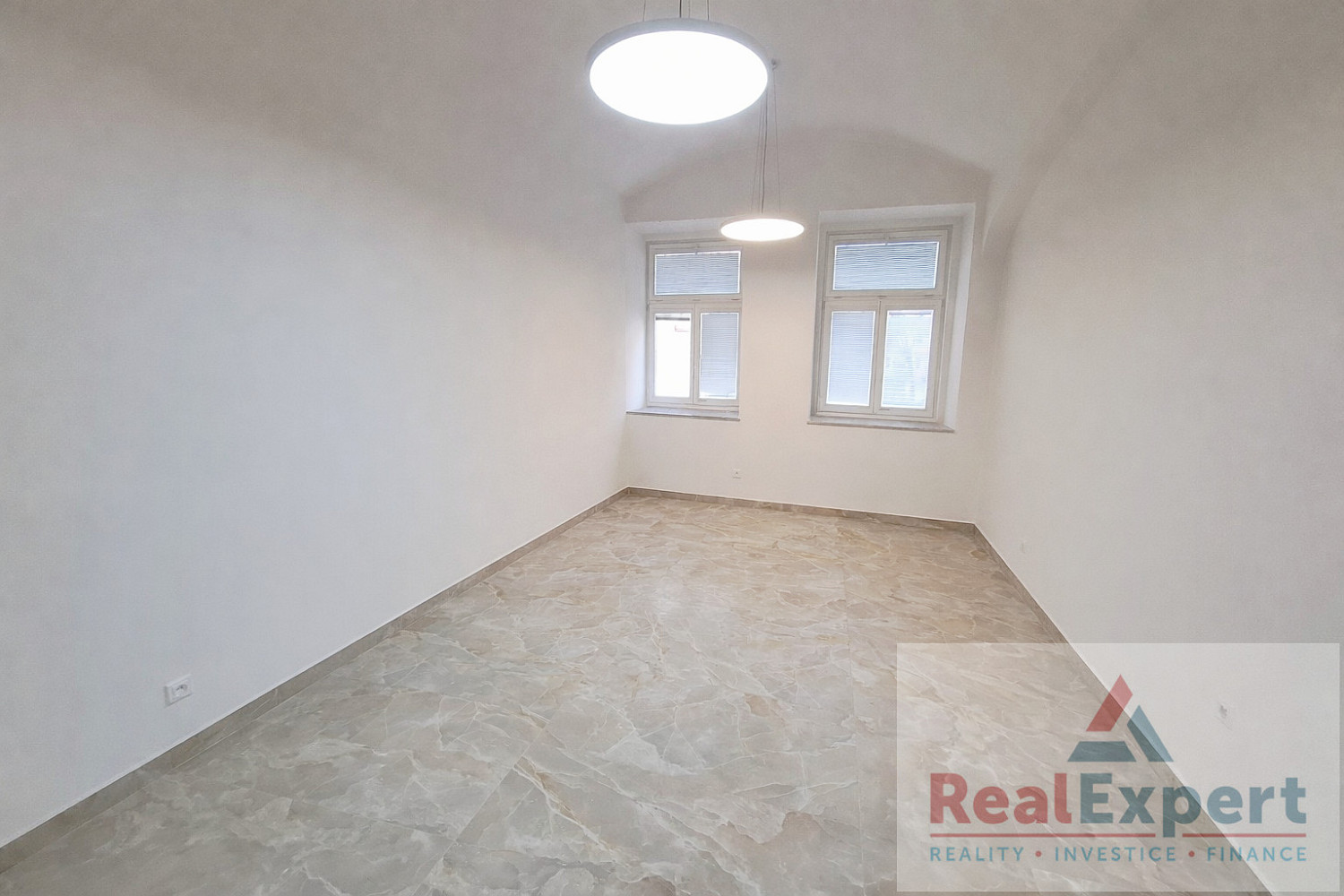 Pronájem bytu 1+kk 35 m² — photo 3