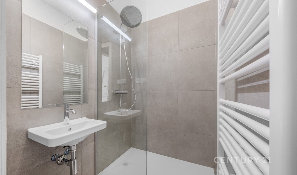 Pronájem bytu 2+kk 53 m², Praha – náhled fotky 3