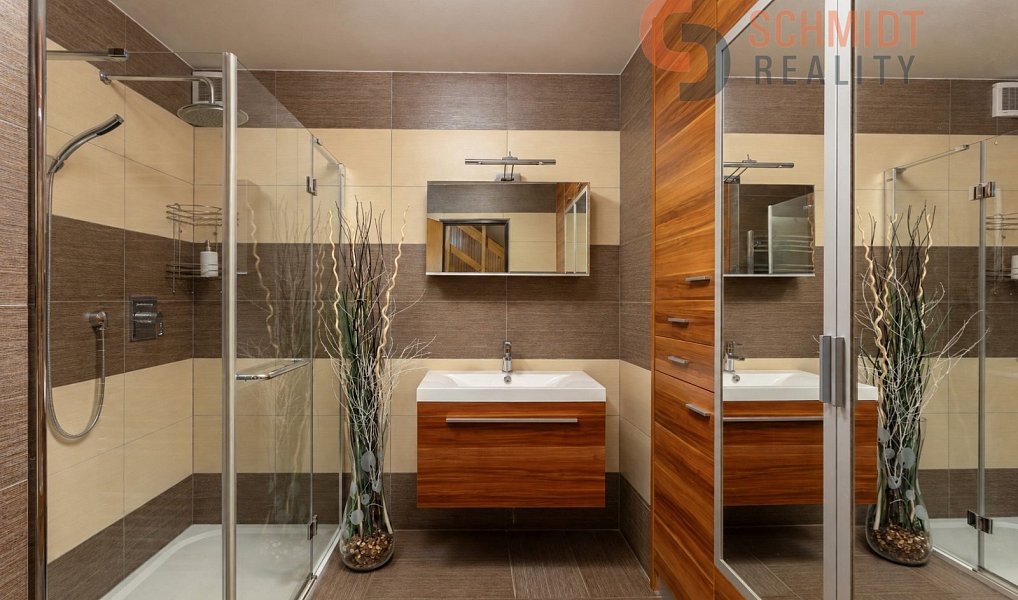 Prodej domu 259 m² s pozemkem 669 m², Hlohovec – náhled fotky 2