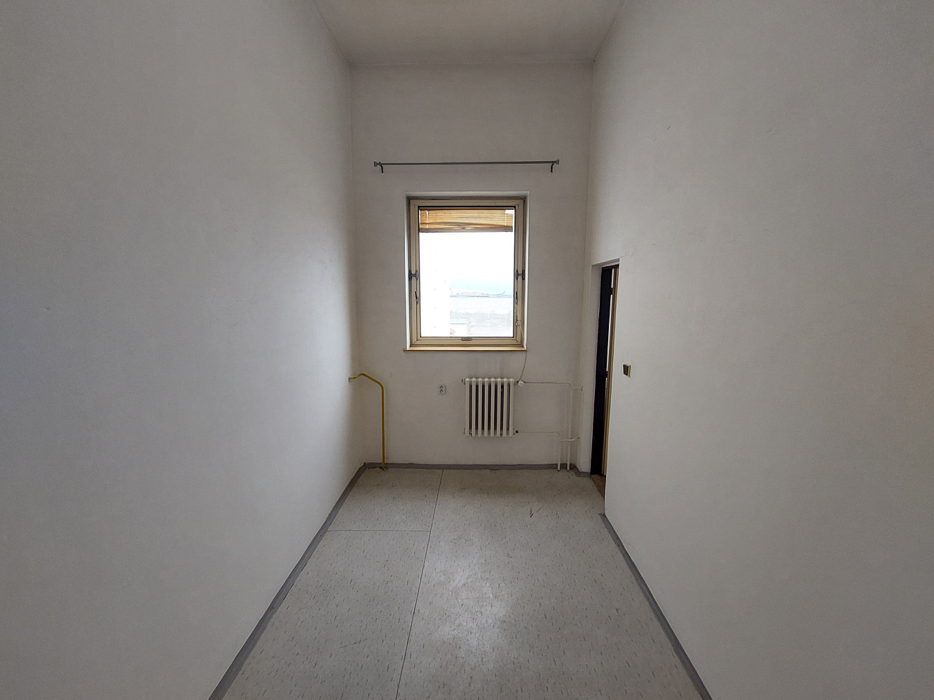 Pronájem kanceláře 16 m² – fotografie 4
