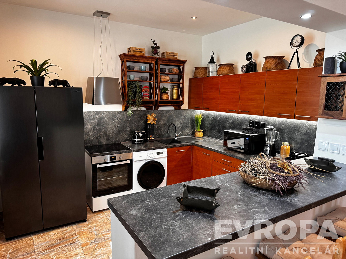 Pronájem bytu 5+kk 123 m² – fotografie 3