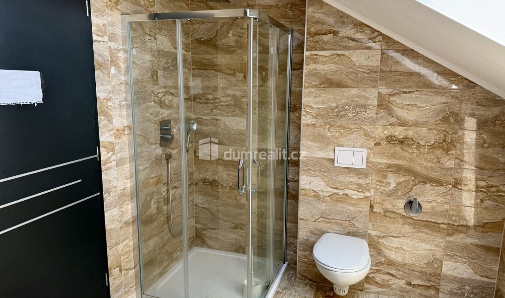 Prodej domu 190 m² s pozemkem 453 m², Velká Hleďsebe – náhled fotky 16