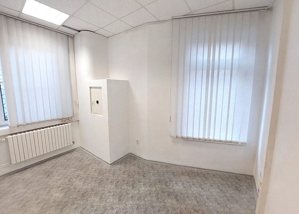 Pronájem kanceláře 54 m² – fotografie 4