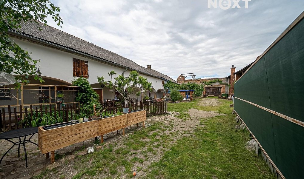 Prodej domu 253 m² s pozemkem 7 571 m², Palonín – náhled fotky 4