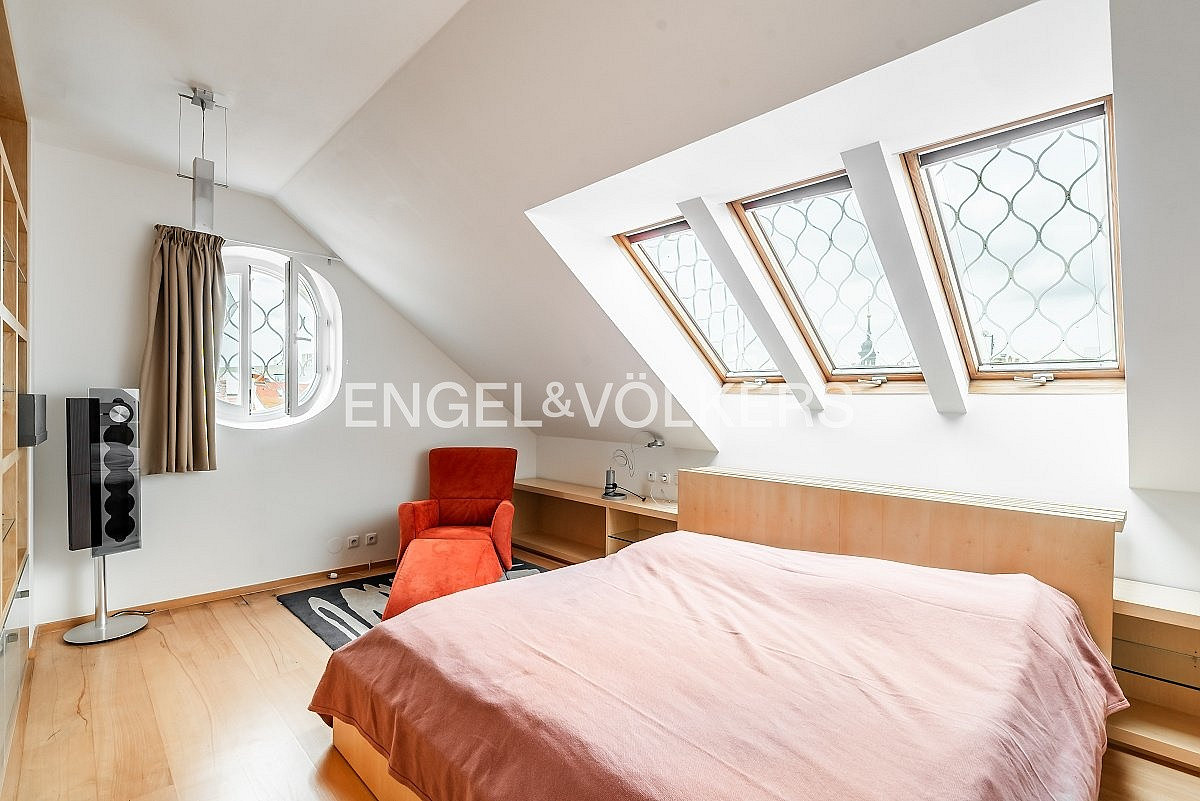 Pronájem bytu 4+kk 135 m² – fotografie 5