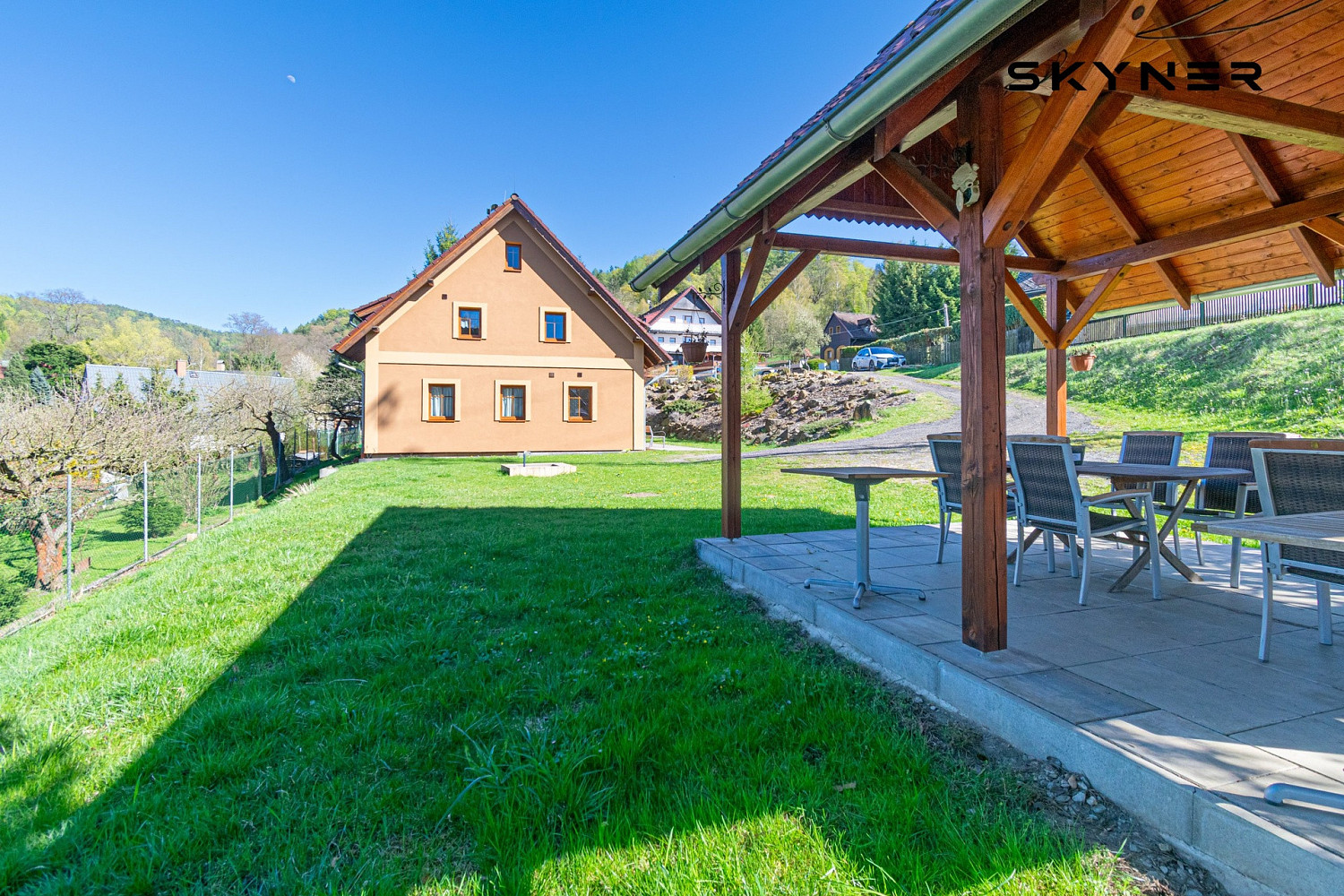 Prodej domu 271 m² s pozemkem 1 618 m² – fotografie 2