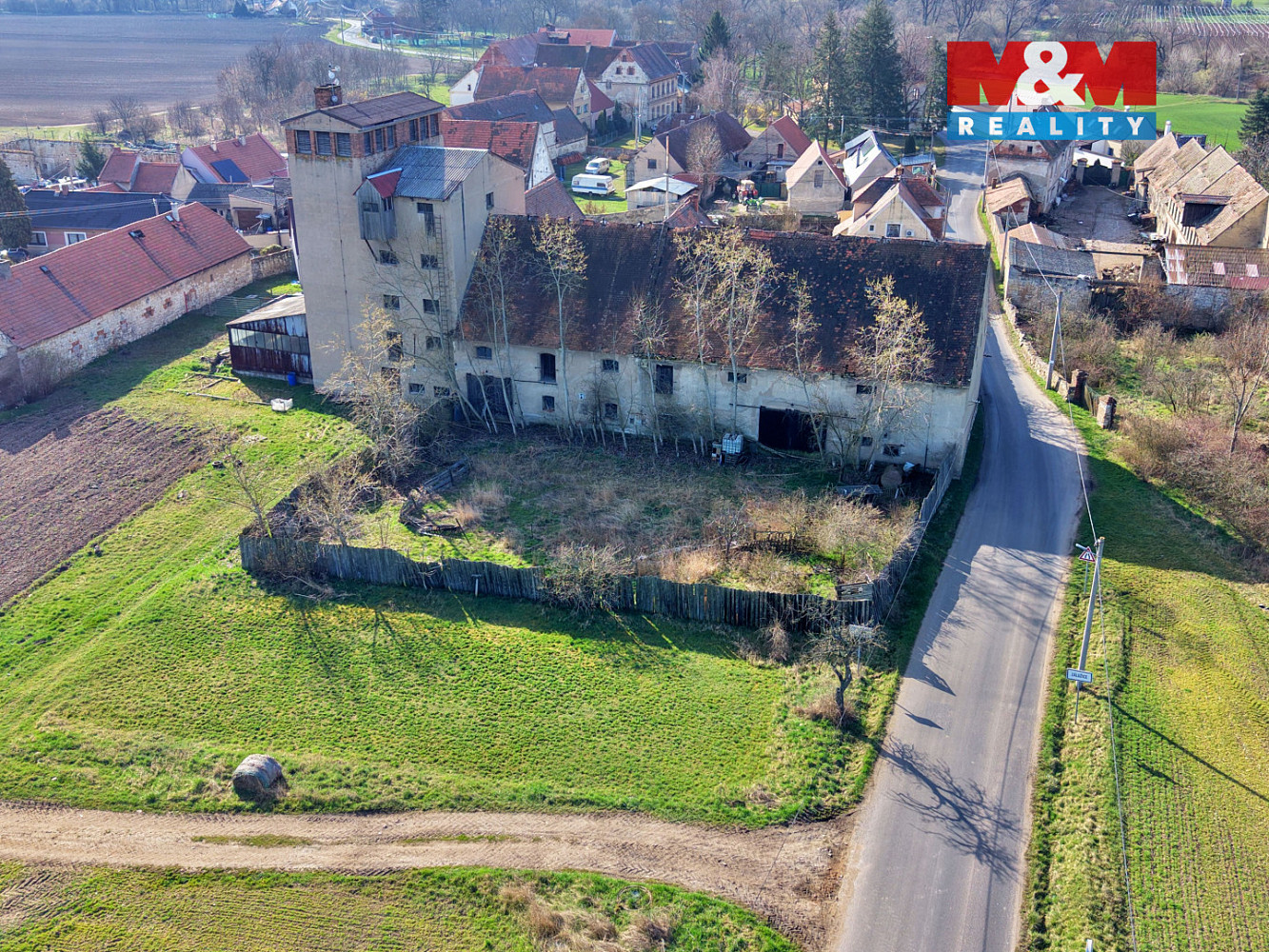 Prodej stavebního pozemku 755 m² – fotografie 4