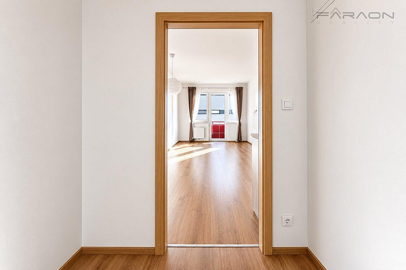 Pronájem bytu 1+kk 32 m² - Więcej