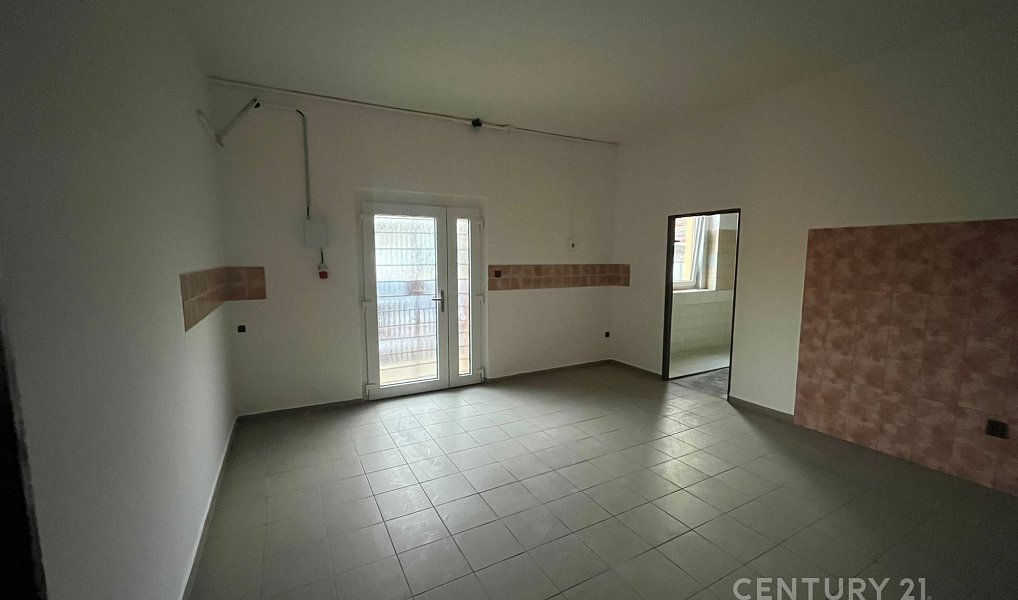 Pronájem komerčního objektu (jiného typu) 233 m², Hostomice – náhled fotky 2