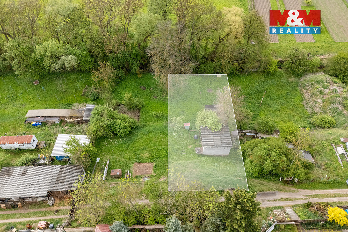 Prodej stavebního pozemku 709 m² – fotografie 2