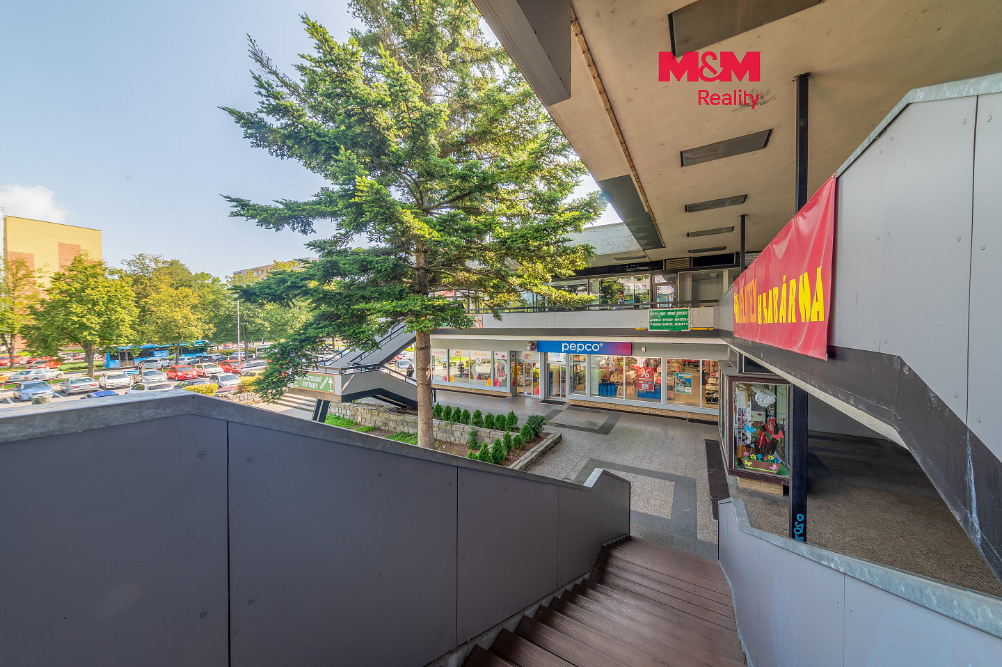 Pronájem obchodních prostor 500 m²