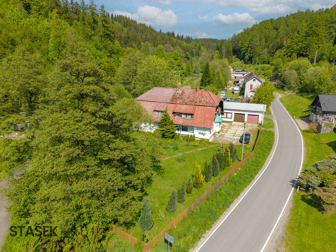 Prodej ubytovacího objektu 400 m² — photo 2