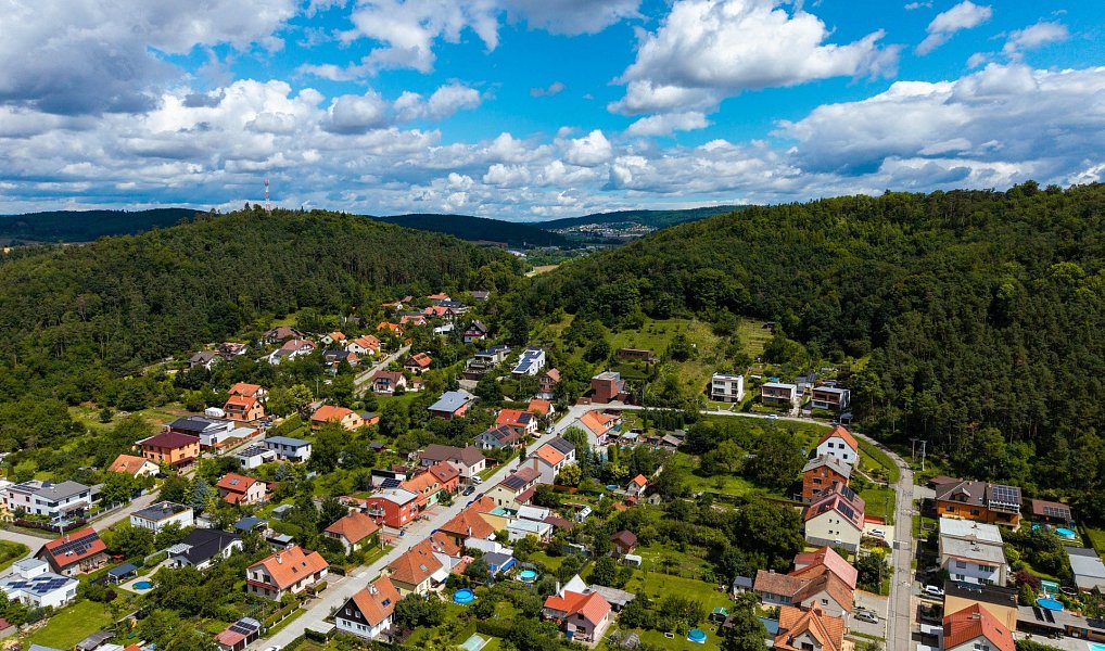 Prodej stavebního pozemku 1 276 m², Kuřim – náhled fotky 5
