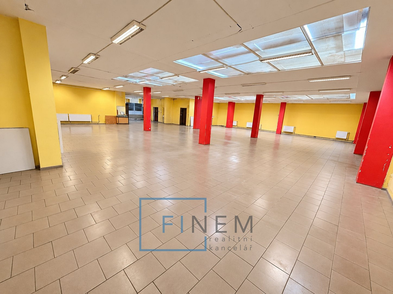 Pronájem obchodních prostor 410 m²
