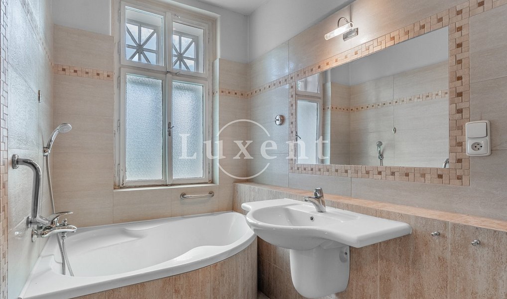 Prodej domu 256 m² s pozemkem 1 475 m², Klatovy – náhled fotky 18