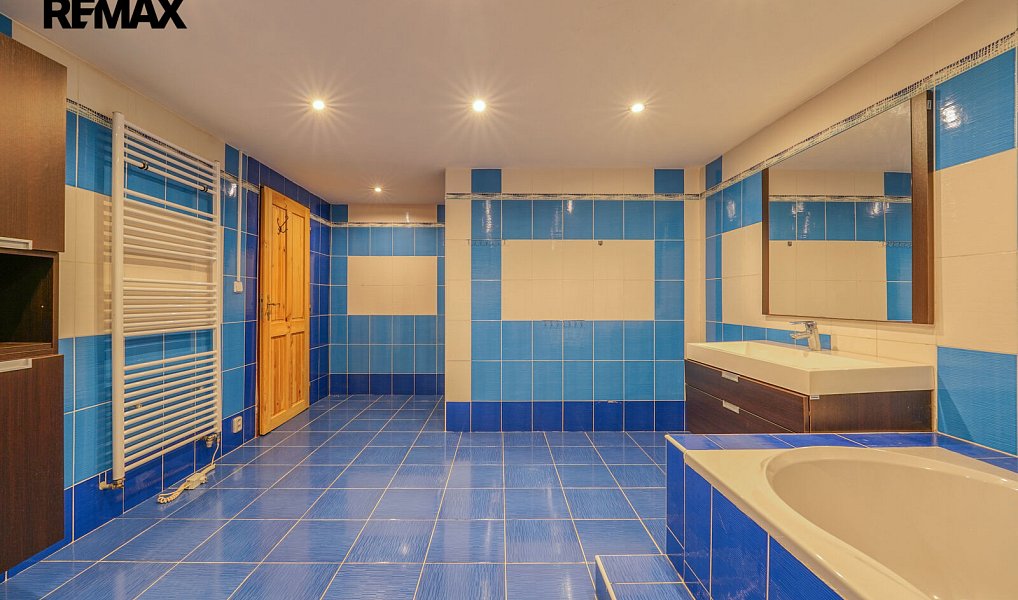 Prodej domu 323 m² s pozemkem 1 638 m², Bochov – náhled fotky 11