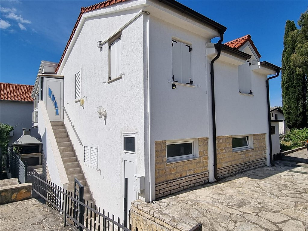 Prodej domu 99 m² s pozemkem 117 m² — photo 2