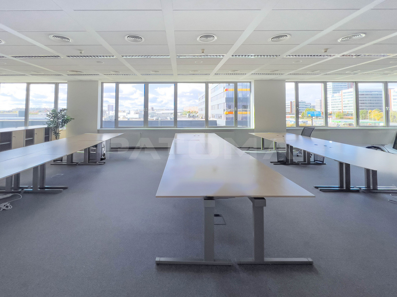 Pronájem kanceláře 1 261 m² – fotografie 4