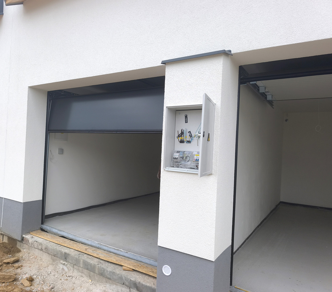 Prodej garáže 17 m2 s úložným prostorem 15 m2 Havl. Brod, č.13A