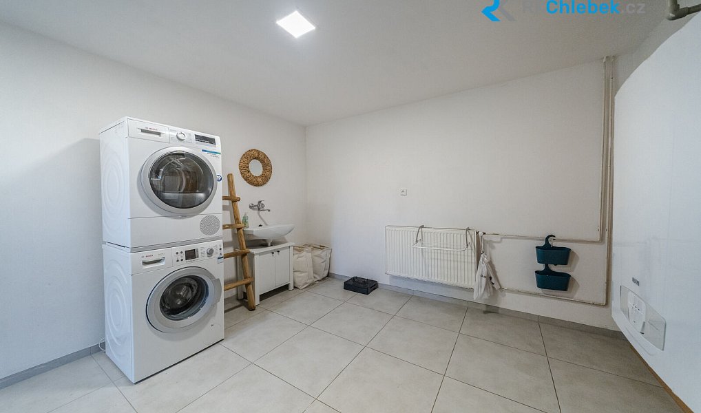 Prodej domu 268 m² s pozemkem 1 080 m², Kravaře – náhled fotky 24