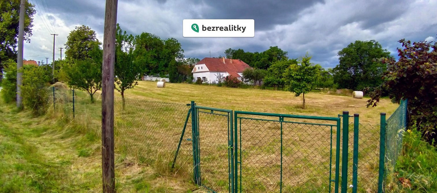 Prodej stavebního pozemku 2 942 m²