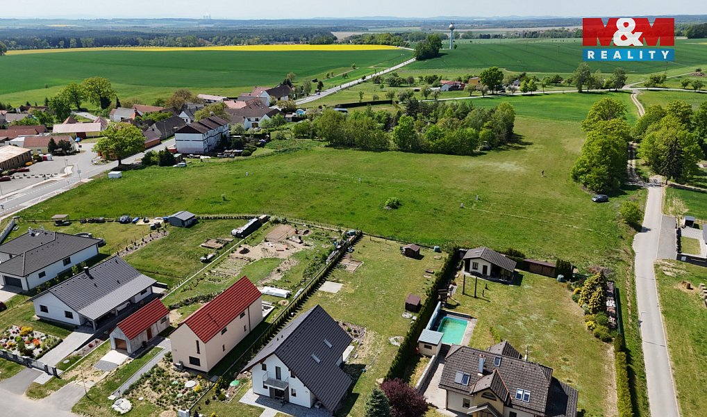 Prodej stavebního pozemku 1 121 m², Vesce – náhled fotky 2
