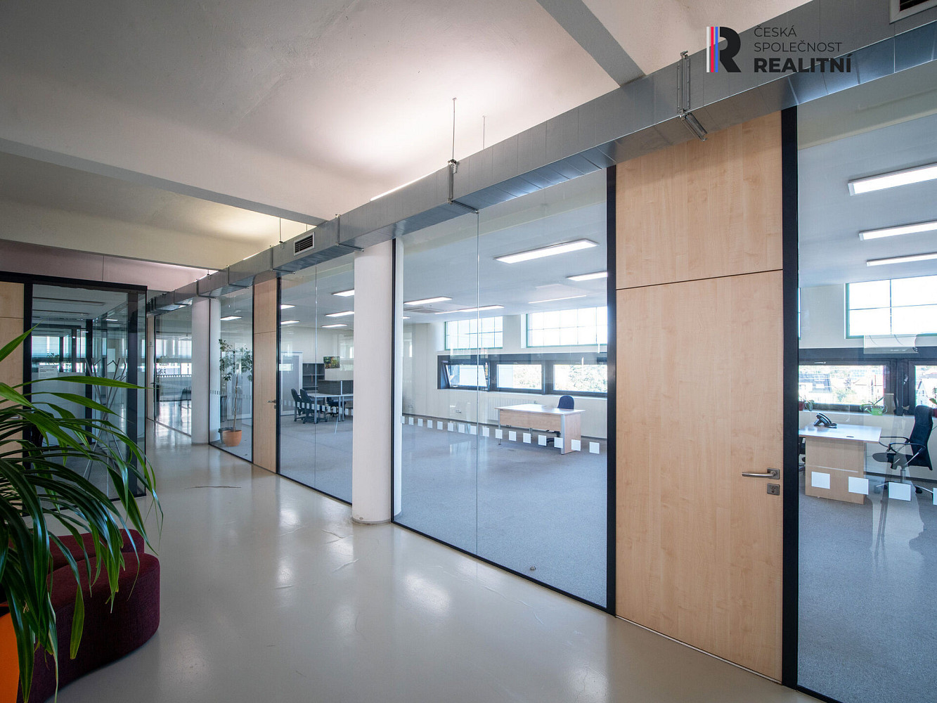 Pronájem kanceláře 33 m² — photo 4