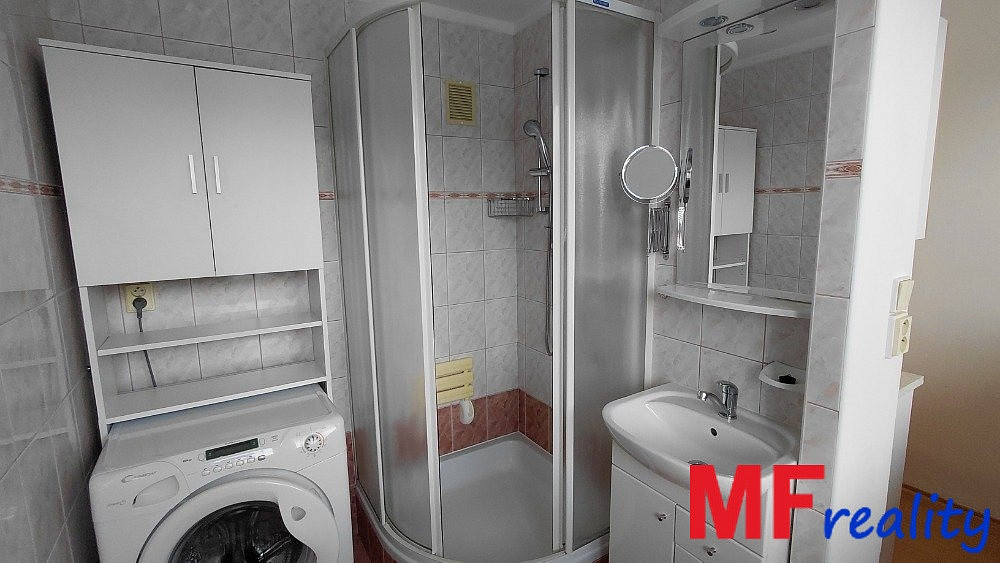 Pronájem bytu 3+1 59 m² – fotografie 3