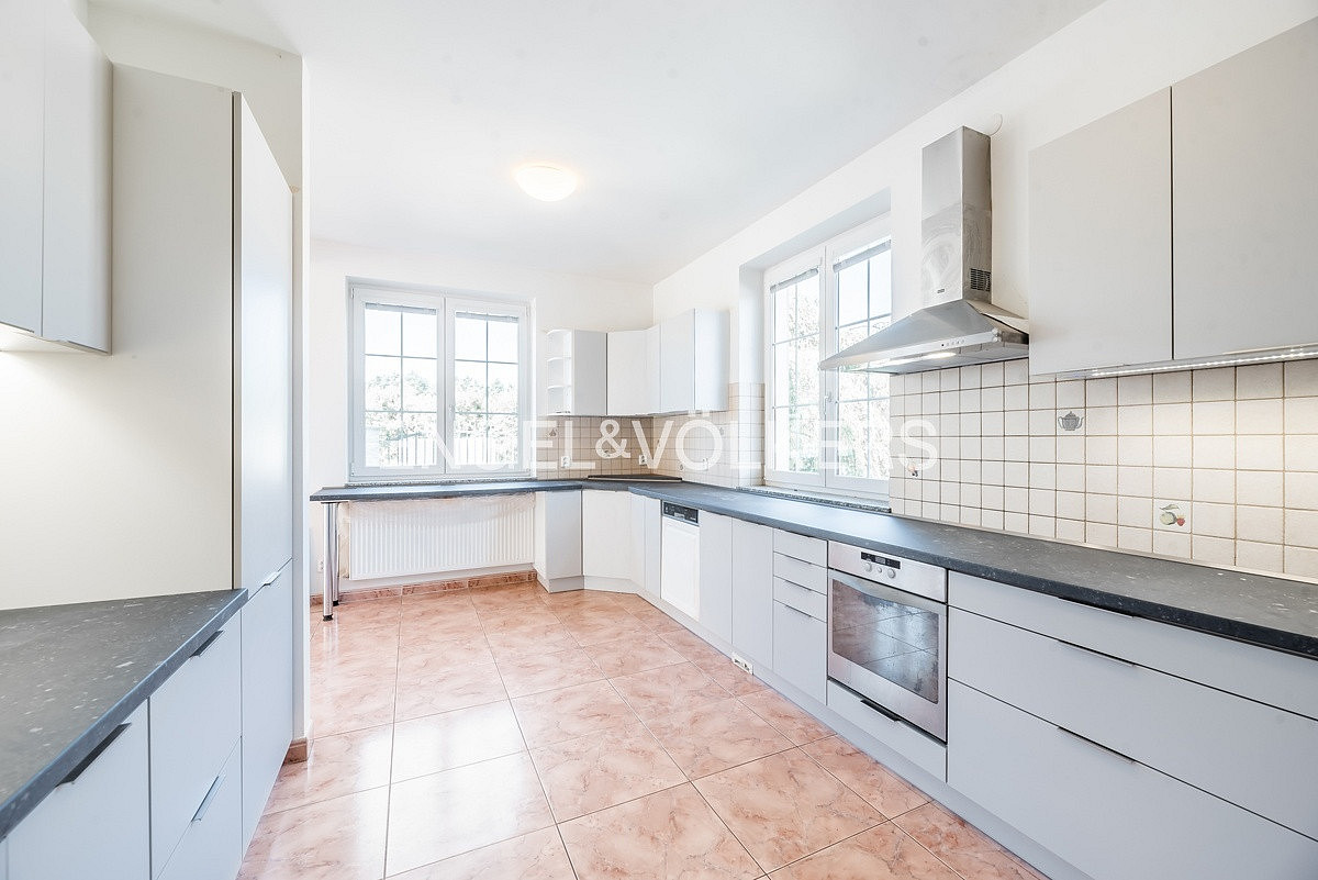 Pronájem domu 610 m² s pozemkem 747 m² — photo 5