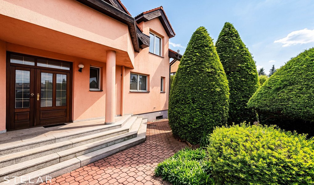 Prodej domu 512 m² s pozemkem 973 m², Jesenice – náhled fotky 14