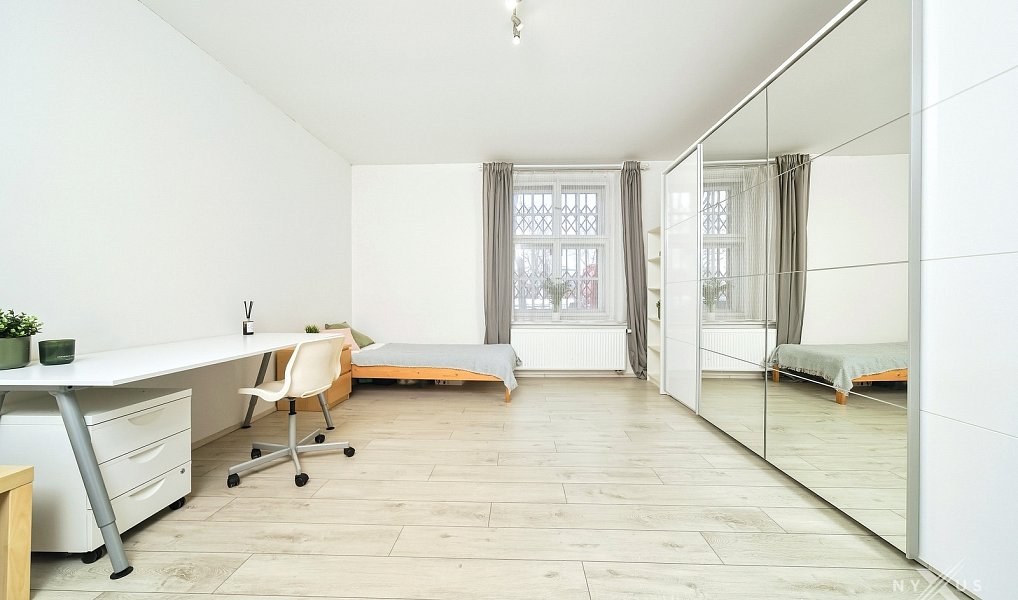 Prodej bytu 4+1 100 m², Praha – náhled fotky 3