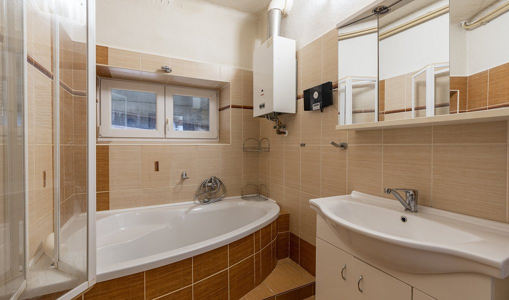 Prodej domu 305 m² s pozemkem 1 002 m², Jihlava – náhled fotky 14