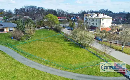 Prodej stavebního pozemku 976 m², Pod Parkem, Holice, okres Pardubice