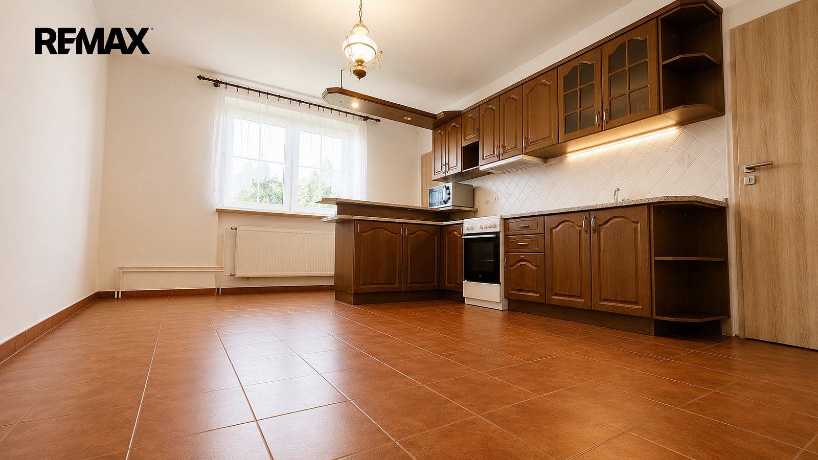 Prodej domu 218 m² s pozemkem 1 054 m² – fotografie 5