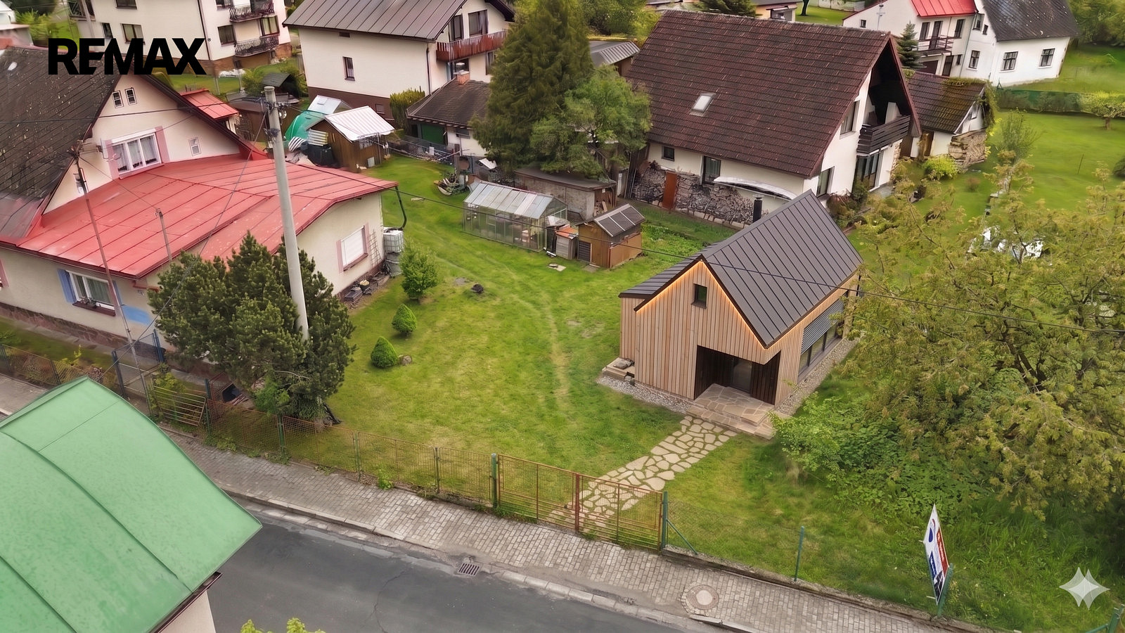 Prodej stavebního pozemku 437 m² — photo 2